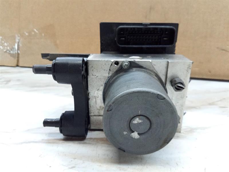 2010 MERCEDES-BENZ E-CLASS 6cyl Gasoline 3.5 Anti-lock Brake Pts - 138643 — photo 2