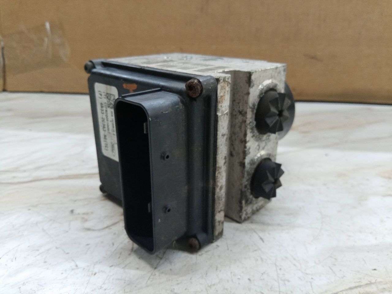 2005 FORD MUSTANG 6cyl Gasoline 4.0 Anti-lock Brake Pts - 139289 — photo 2