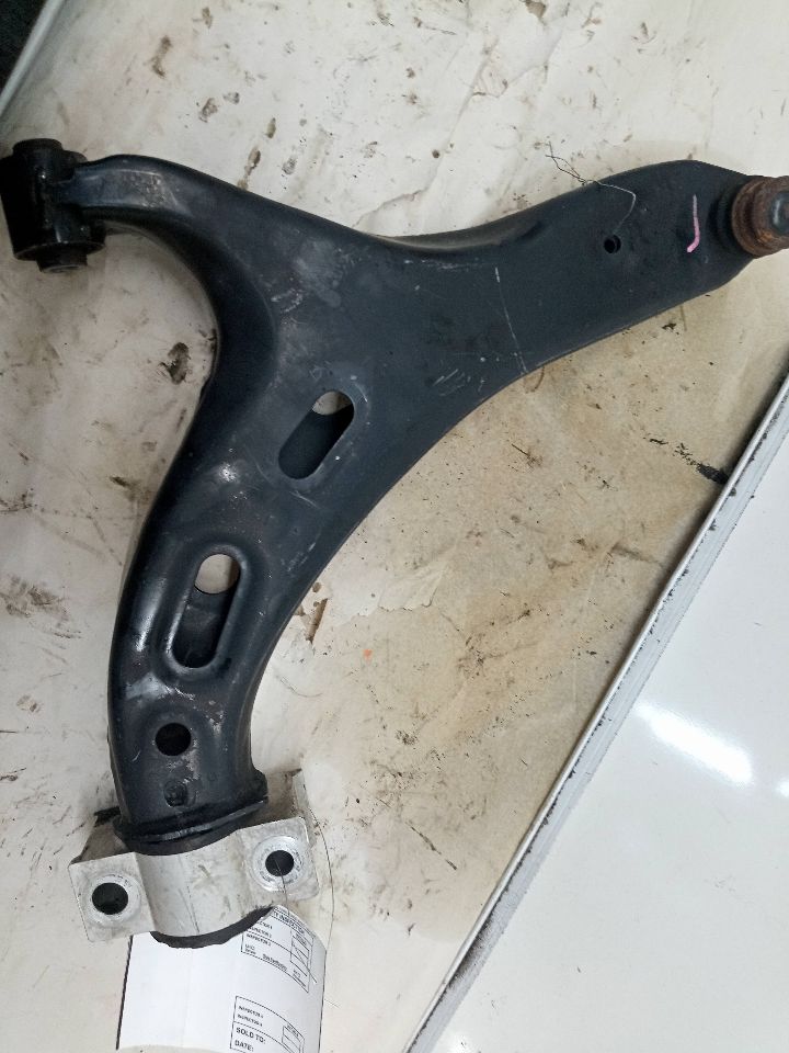 2019 SUBARU LEGACY Right LOWER CNTRL ARM, FR - 14029 — photo 1
