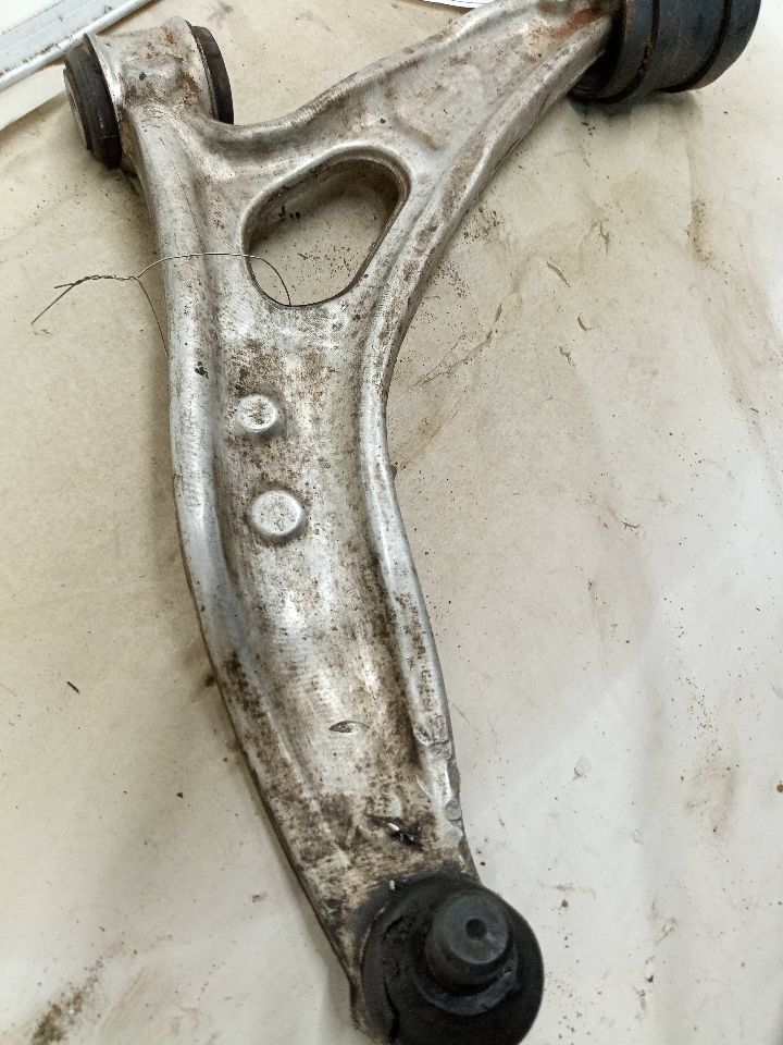 2013 FORD FOCUS Left LOWER CNTRL ARM, FR - 14067 — photo 2