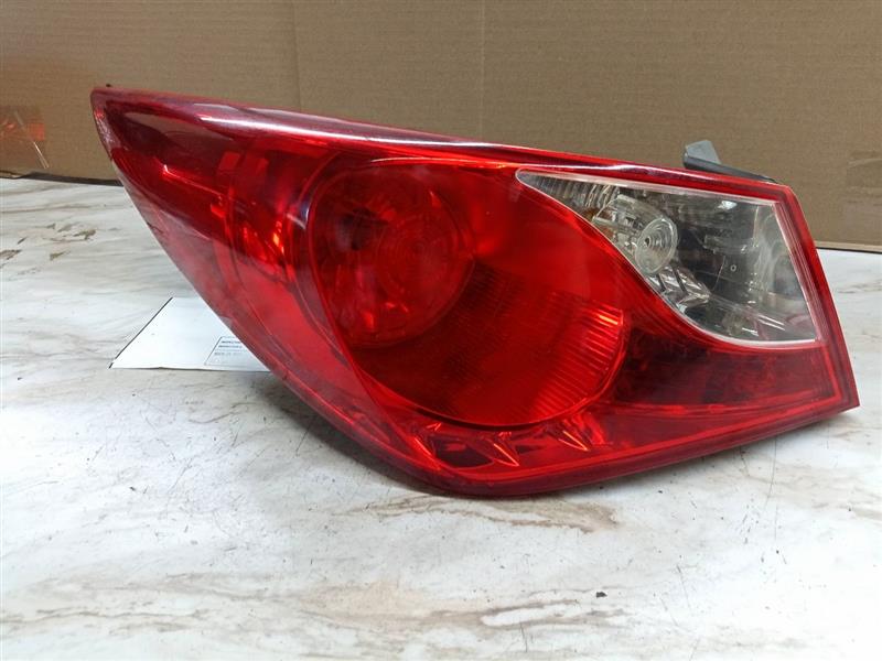 2012 HYUNDAI ELANTRA Left TAIL LAMP - 141484 — photo 1