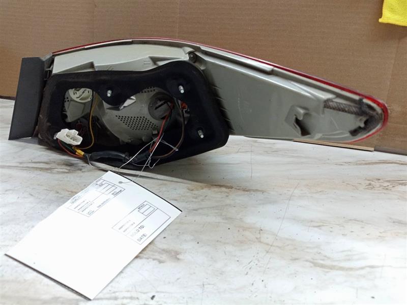 2012 HYUNDAI ELANTRA Left TAIL LAMP - 141484 — photo 4
