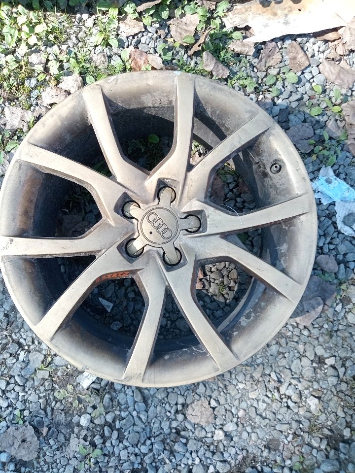 2012 AUDI A5 4cyl Gasoline Turbo 2.0 WHEEL - 141989 — photo 1