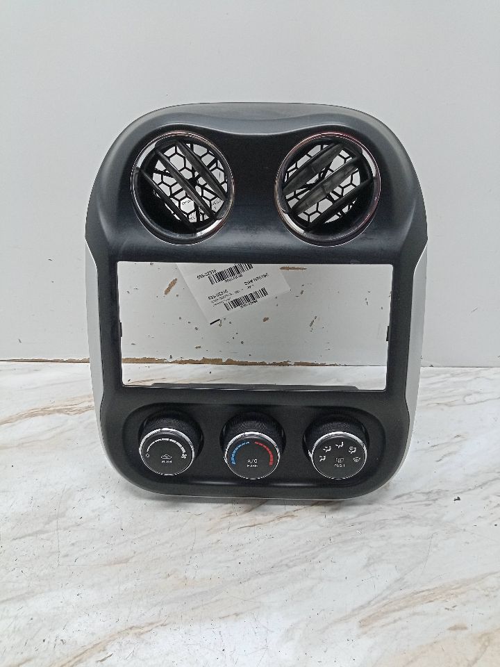 2016 JEEP COMPASS 4cyl Gasoline 2.4 TEMP CONTROL - 142688 — photo 2