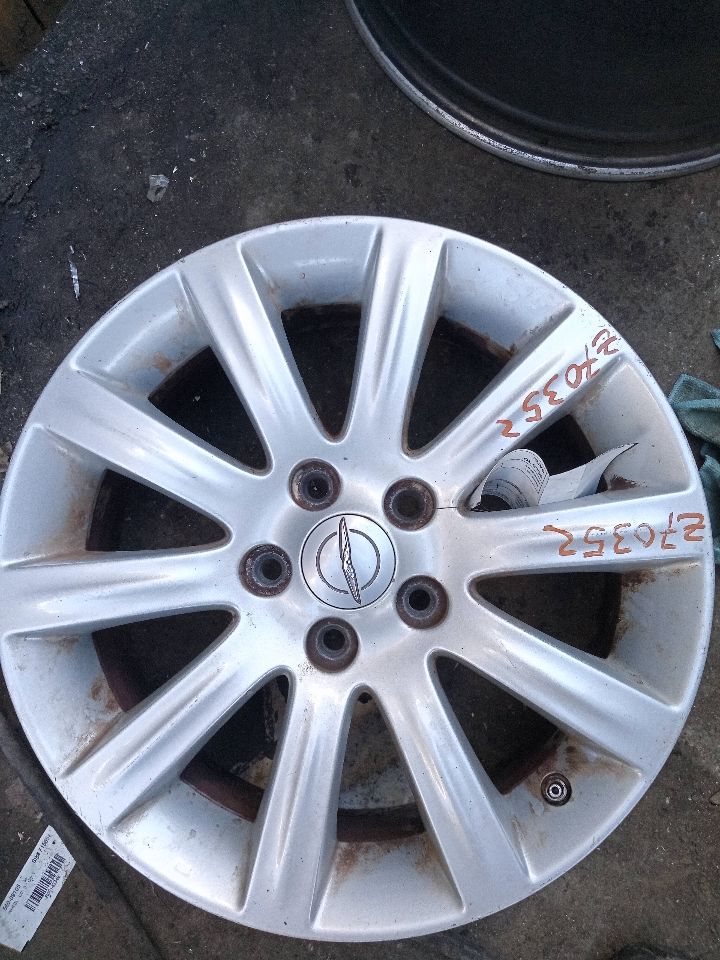 2012 CHRYSLER 200 4cyl Gasoline 2.4 WHEEL - 144462 — photo 2