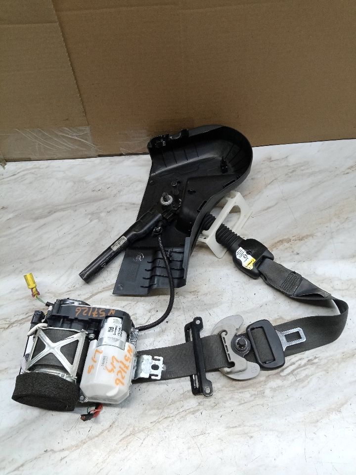 2012 HYUNDAI EQUUS 8cyl Gasoline 5.0 Seat Belt, Front - 146857