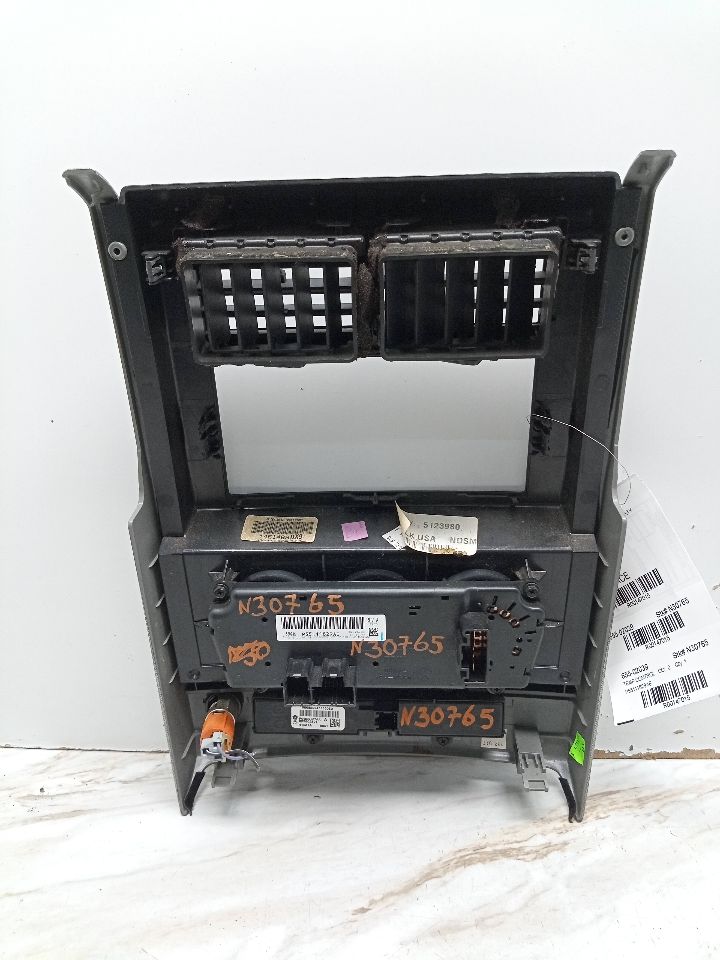 2008 JEEP LIBERTY 6cyl Gasoline 3.7 TEMP CONTROL - 147015 — photo 4