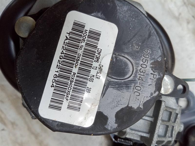 2013 CHRYSLER 200 4cyl Gasoline 2.4 Seat Belt, Front - 147307 — photo 2