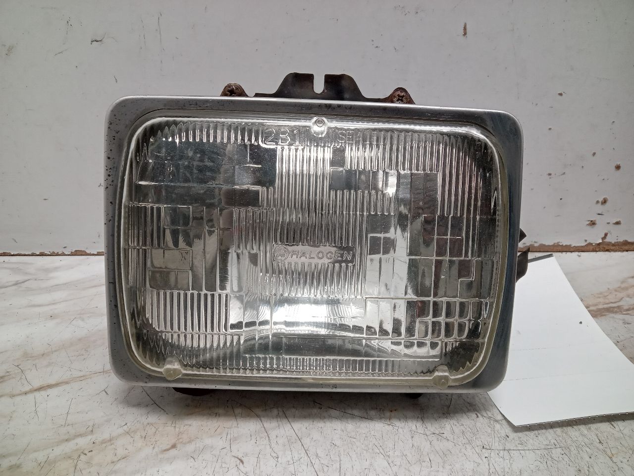 2013 FORD E150 VAN 4.6L 8cyl Gasoline Right HEADLAMP ASSEMBLY - 148204