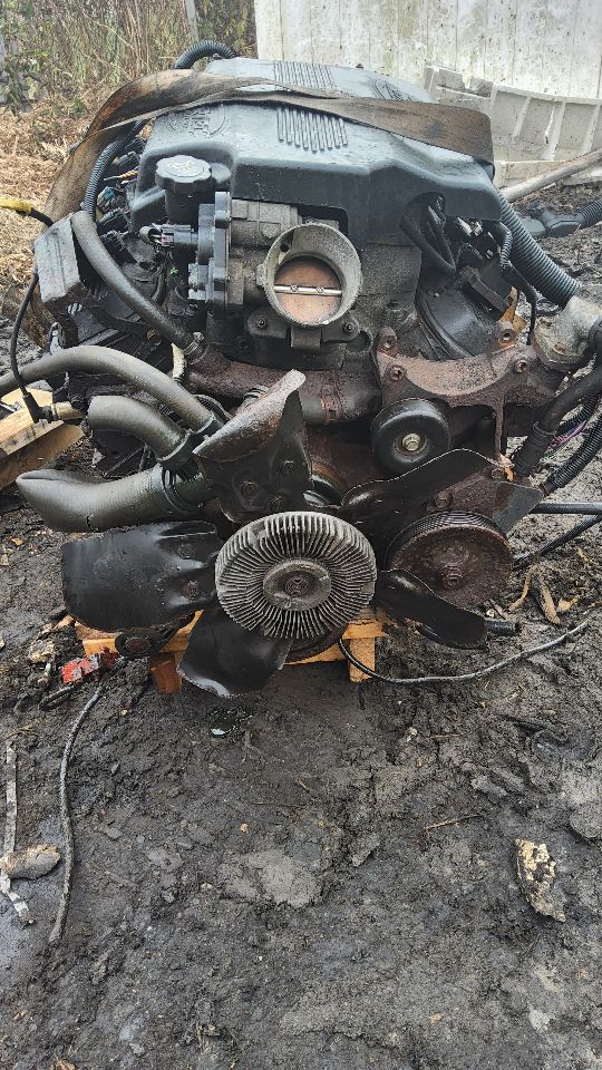 2004 GMC SIERRA 2500 PICKUP 8cyl Gasoline 8.1 ENGINE ASSEMBLY - 148470 — photo 4