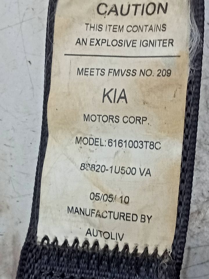 2011 KIA SORENTO 4cyl Gasoline 2.4 Seat Belt, Front - 149158 — photo 2