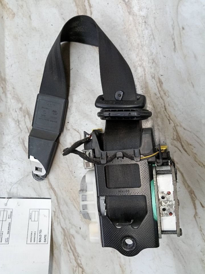 2012 AUDI A4 4cyl Gasoline Turbo 2.0 Seat Belt, Front - 149745 — photo 1