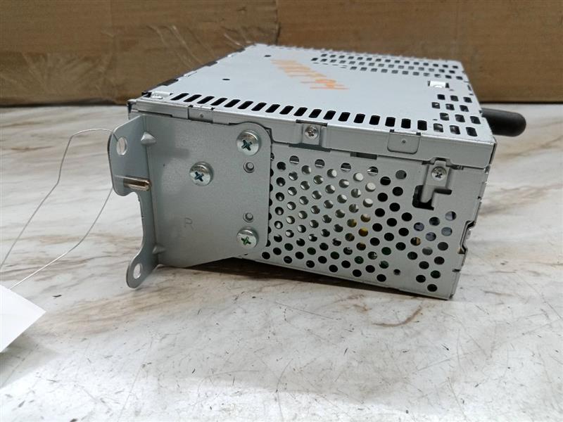 2011 FORD EXPLORER 6cyl Gasoline 3.5 Radio Audio - 150358 — photo 3