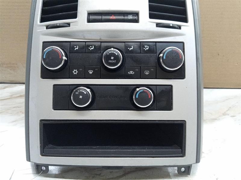 2010 CHRYSLER TOWN & COUNTRY 3.8L 6cyl Gasoline TEMP CONTROL - 150909 — photo 2