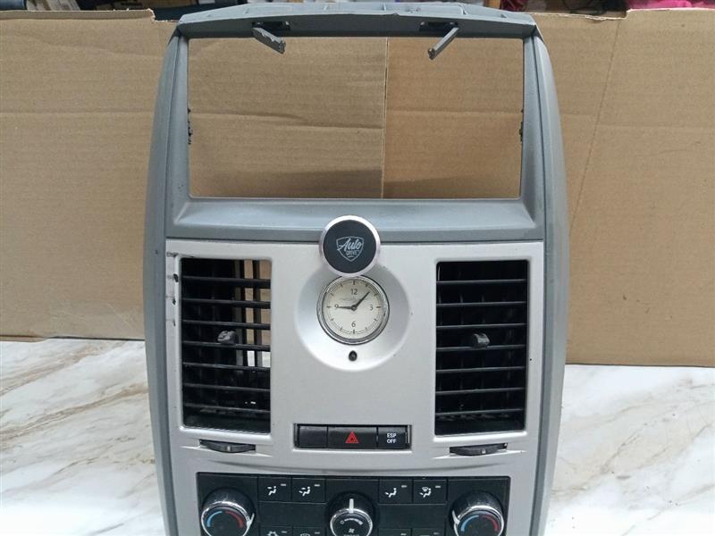 2010 CHRYSLER TOWN & COUNTRY 3.8L 6cyl Gasoline TEMP CONTROL - 150909 — photo 3