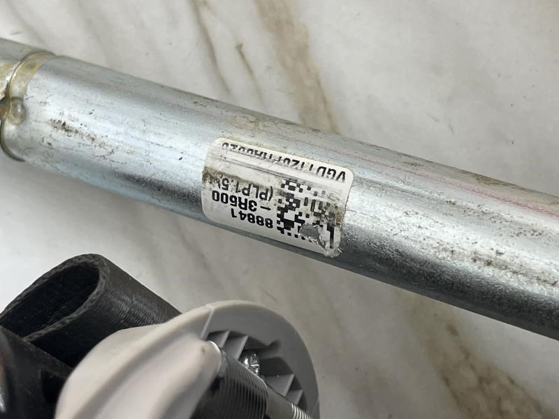 2014 KIA CADENZA Seat Belt, Front - 1520 — photo 6