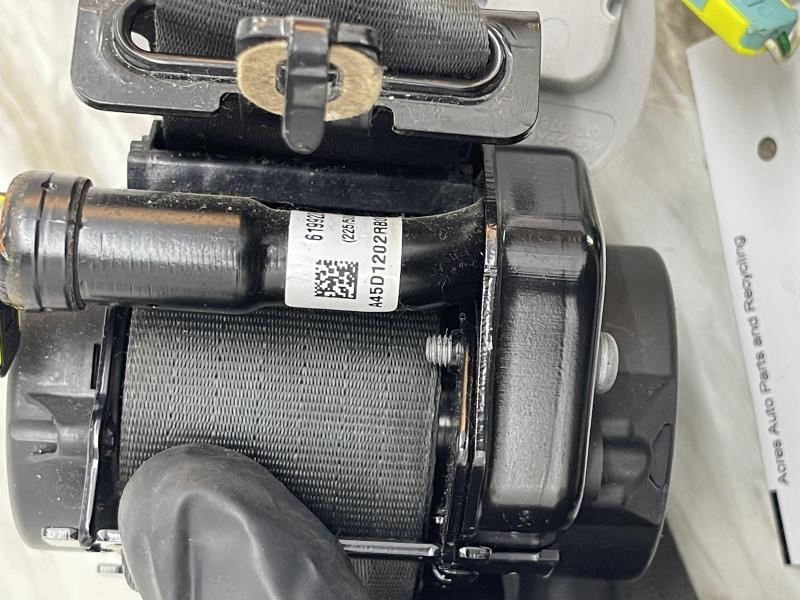 2014 KIA CADENZA Seat Belt, Front - 1520 — photo 8