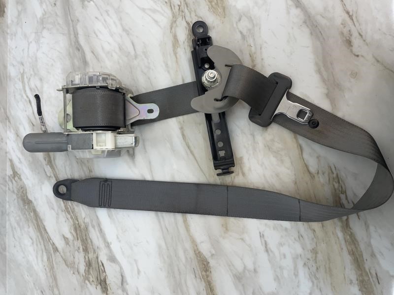 2008 TOYOTA PRIUS Seat Belt, Front - 1546 — photo 1