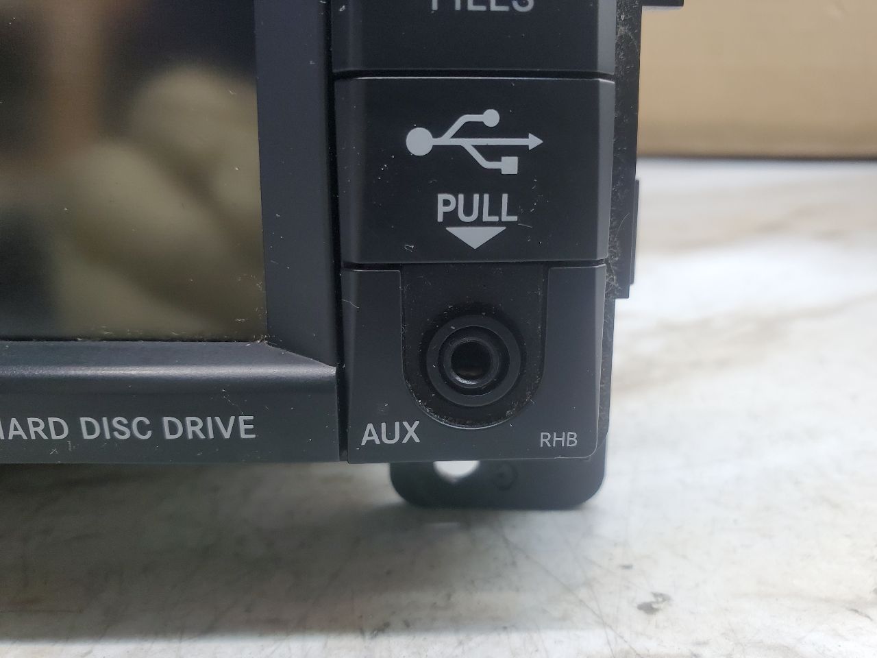 2013 DODGE DURANGO 6 cyl Gas Flex Fuel 3.6 Radio Audio - 154679 — photo 2