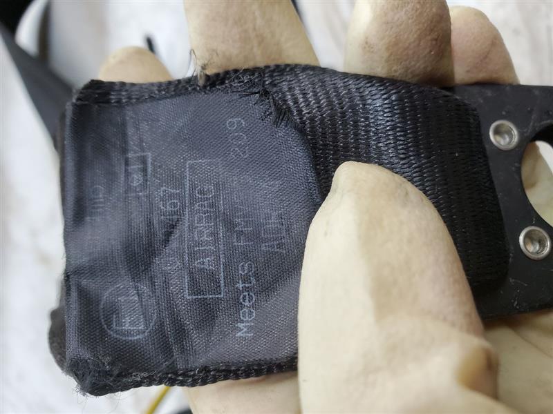 2005 PORSCHE CAYENNE Seat Belt, Front - 155578 — photo 5