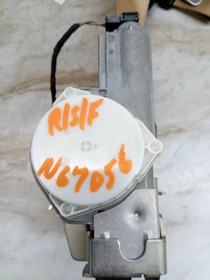 2014 BMW 320i 4cyl Gasoline Turbo 2.0 Seat Belt, Front - 157784 — photo 3