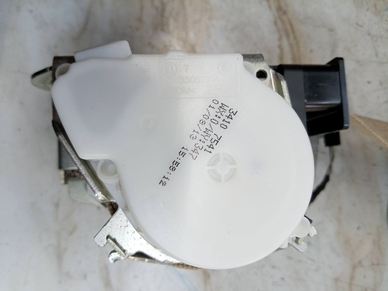 2014 BMW 320i 4cyl Gasoline Turbo 2.0 Seat Belt, Front - 157784 — photo 6