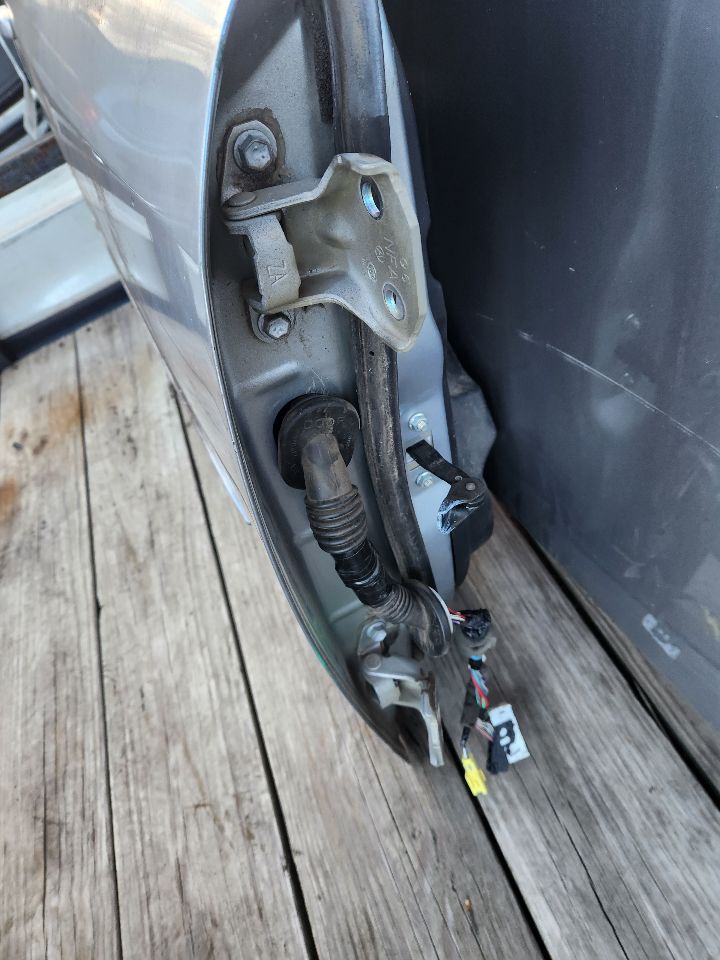 2021 SUBARU LEGACY 2.5L 4cyl Gasoline Right DOOR ASSEMBLY, FR - 159286 — photo 2