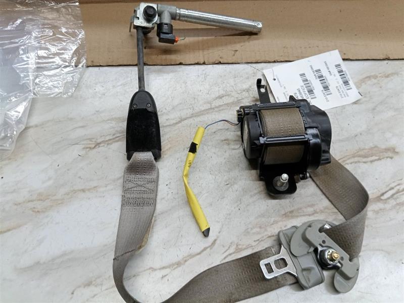 2015 KIA SORENTO 6cyl Gasoline 3.3 Seat Belt, Front - 159553 — photo 1