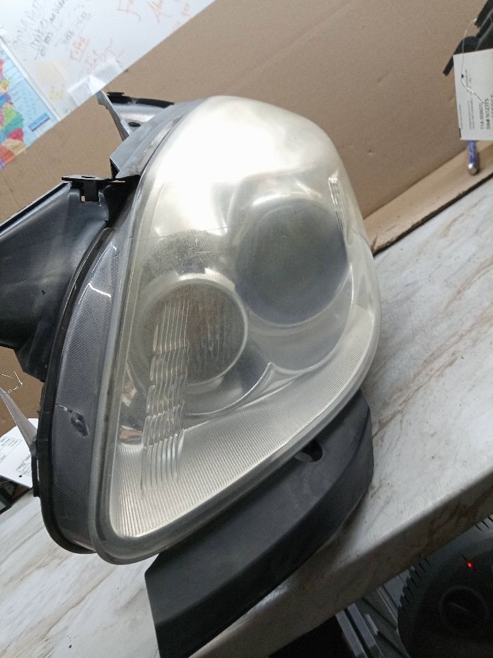 2008 BUICK ENCLAVE 6cyl Gasoline 3.6 Left HEADLAMP ASSEMBLY - 160604 — photo 2
