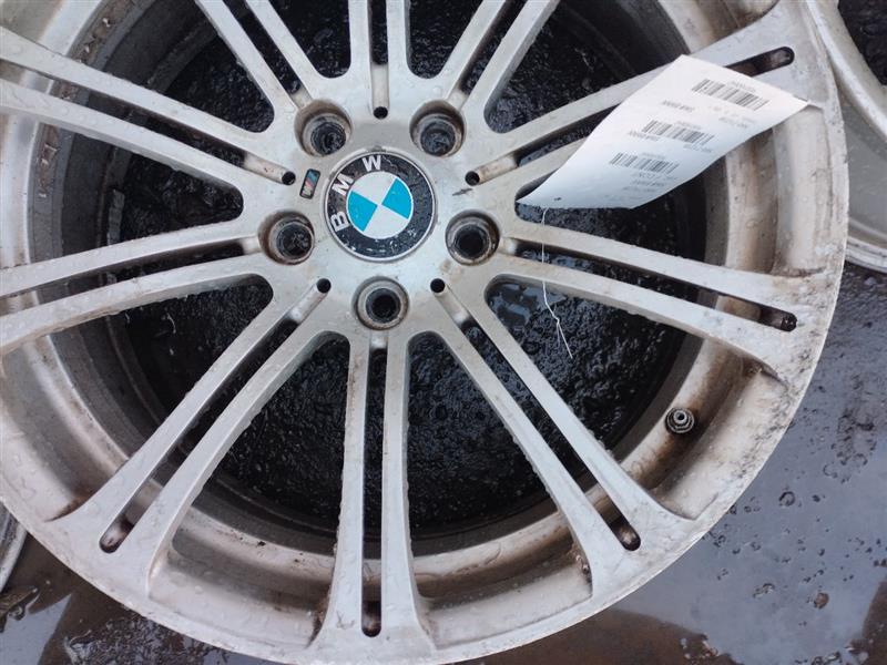 2010 BMW 328i WHEEL - 160647 — photo 3