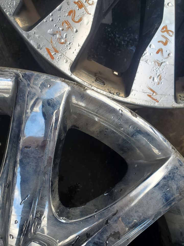 2012 HYUNDAI EQUUS 8cyl Gasoline 5.0 WHEEL - 161114 — photo 2