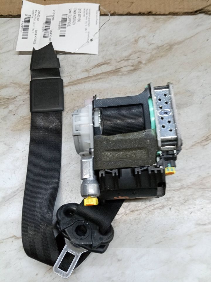 2014 AUDI A4 4cyl Gasoline Turbo 2.0 Seat Belt, Front - 161375 — photo 1