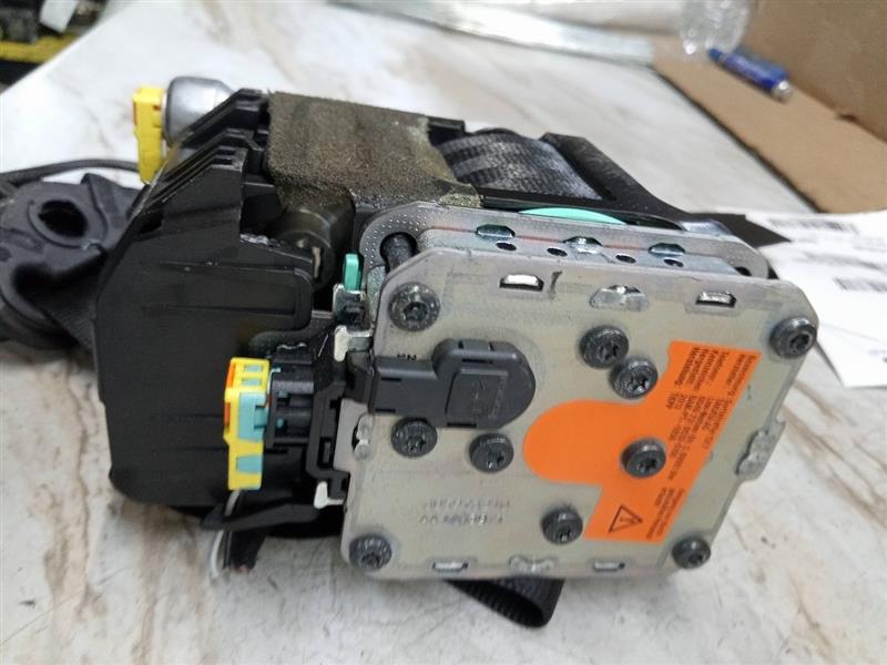 2014 AUDI A4 4cyl Gasoline Turbo 2.0 Seat Belt, Front - 161375 — photo 2