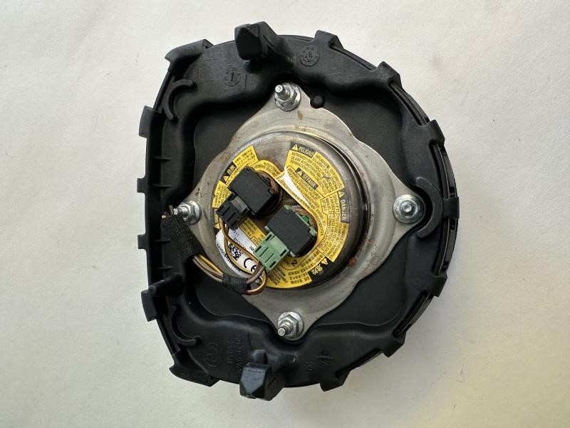 2008 BMW 135i Left AIR BAG - 164 — photo 2