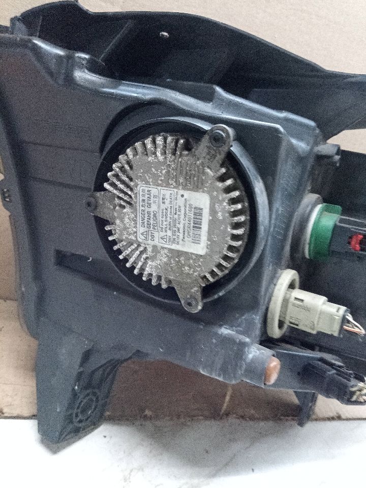 2014 DODGE DURANGO 6 cyl Gas Flex Fuel 3.6 Right HEADLAMP ASSEMBLY - 164385 — photo 3