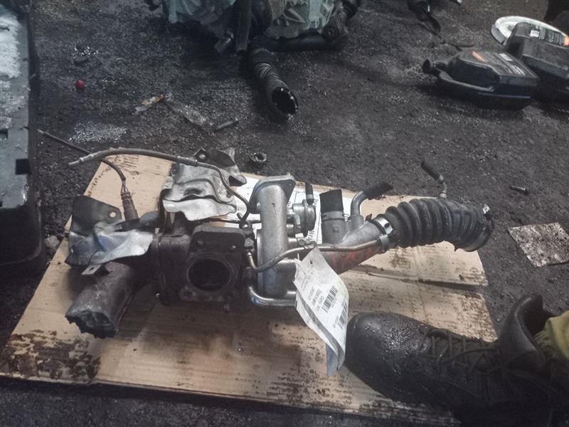 2013 NISSAN JUKE 4cyl Gasoline Turbo 1.6 Turbo-Supercharger - 165193 — photo 2
