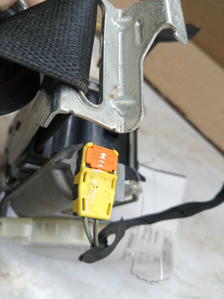 2017 LINCOLN MKZ 4cyl Gasoline Turbo 2.0 Seat Belt, Front - 165741 — photo 8
