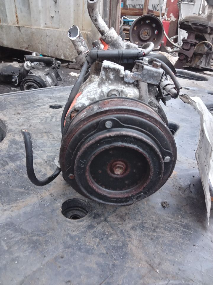 2015 BMW X5 6cyl Diesel Turbo 3.0 AC COMPRESSOR - 166132 — photo 1