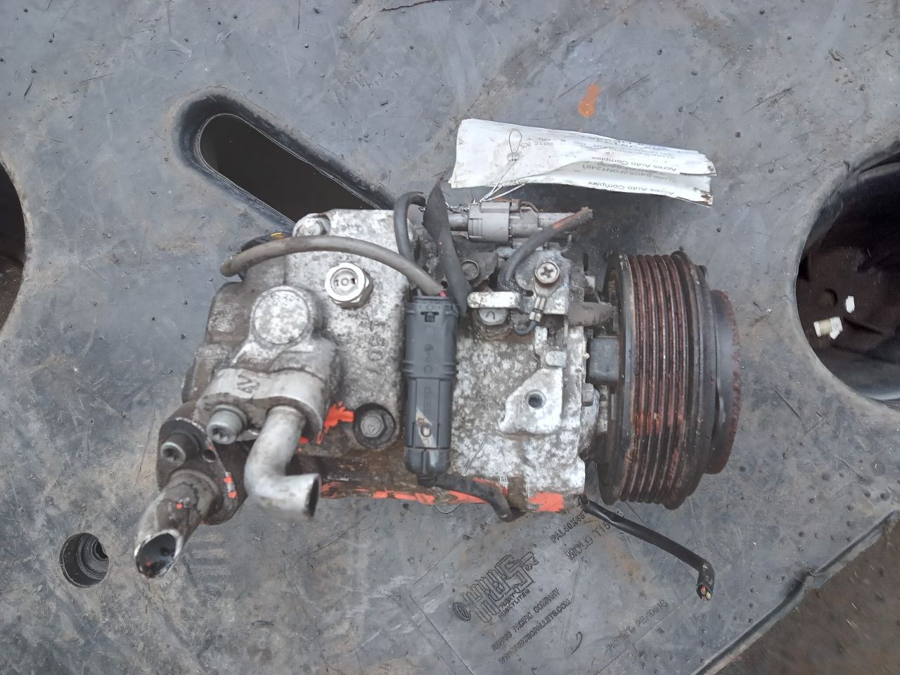 2015 BMW X5 6cyl Diesel Turbo 3.0 AC COMPRESSOR - 166132 — photo 3