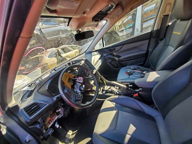2022 SUBARU XV CROSSTREK Left STRUT - 166829 — photo 1