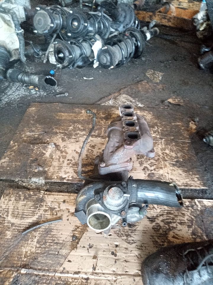 2004 VOLVO 40 SERIES 4cyl Gasoline Turbo 1.9 Turbo-Supercharger - 167151 — photo 4