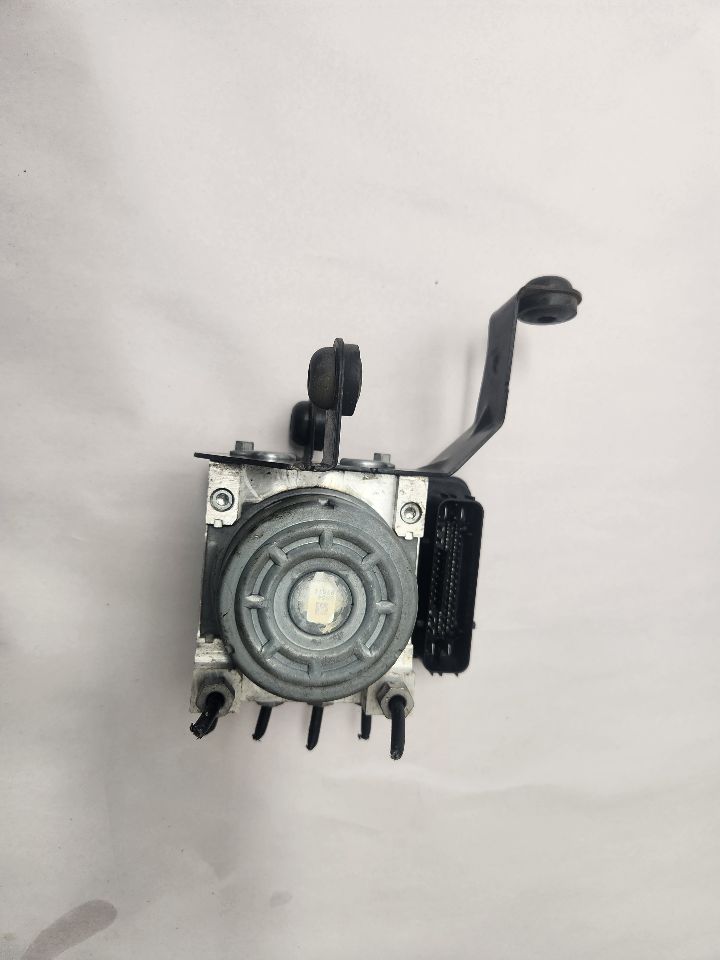 2012 FORD FOCUS L cyl Anti-lock Brake Pts - 168136 — photo 1