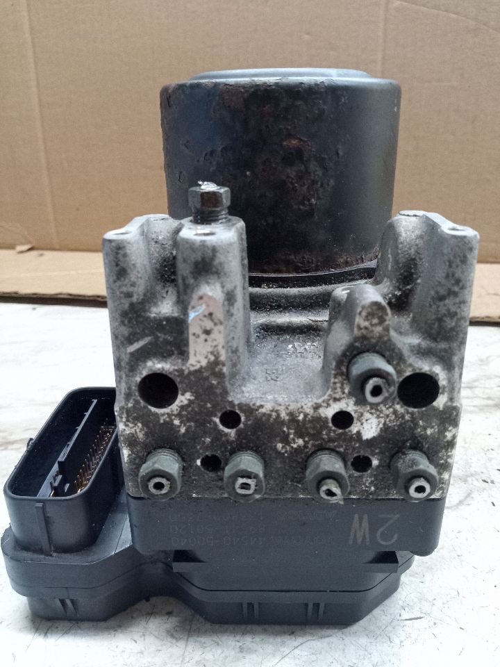 2005 LEXUS LS430 Anti-lock Brake Pts - 168208 — photo 3