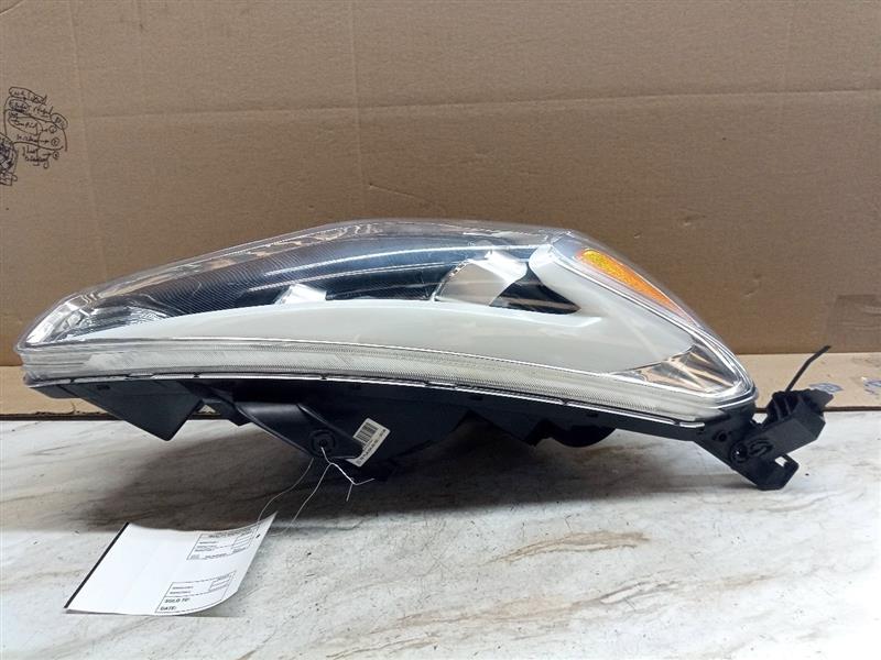 2014 KIA CADENZA 6cyl Gasoline 3.3 Right HEADLAMP ASSEMBLY - 168288 — photo 3