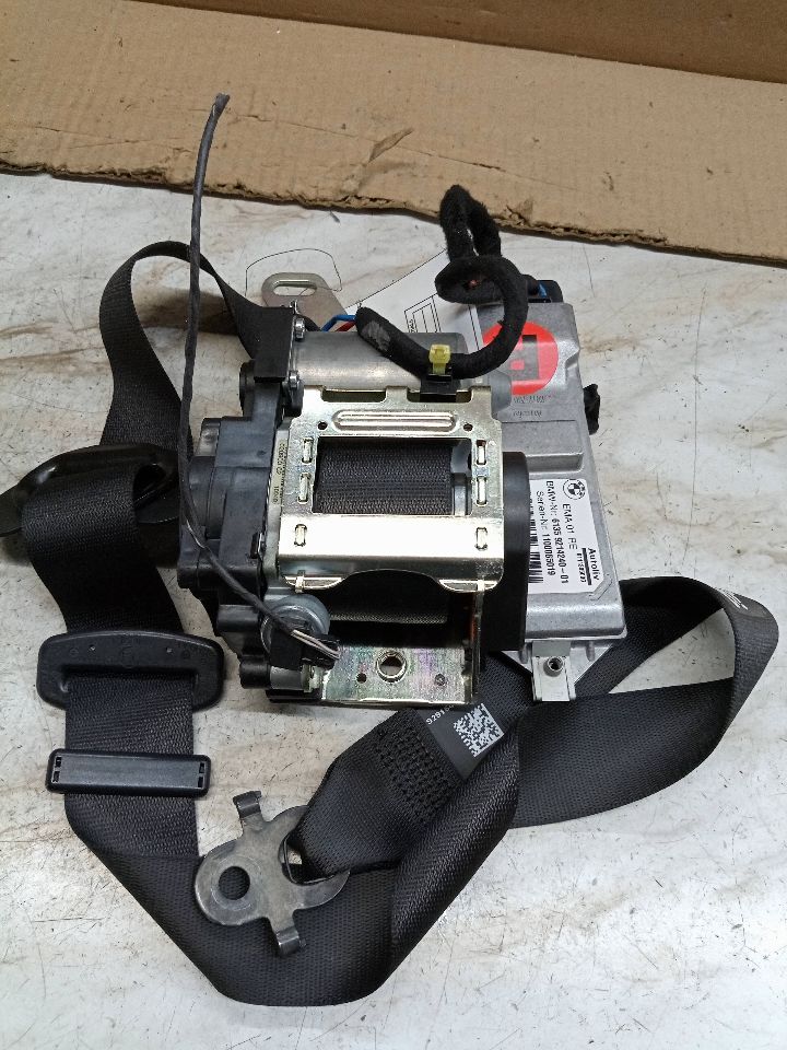 2011 BMW 750i 8cyl Gasoline Turbo 4.4 Seat Belt, Front - 169180 — photo 1