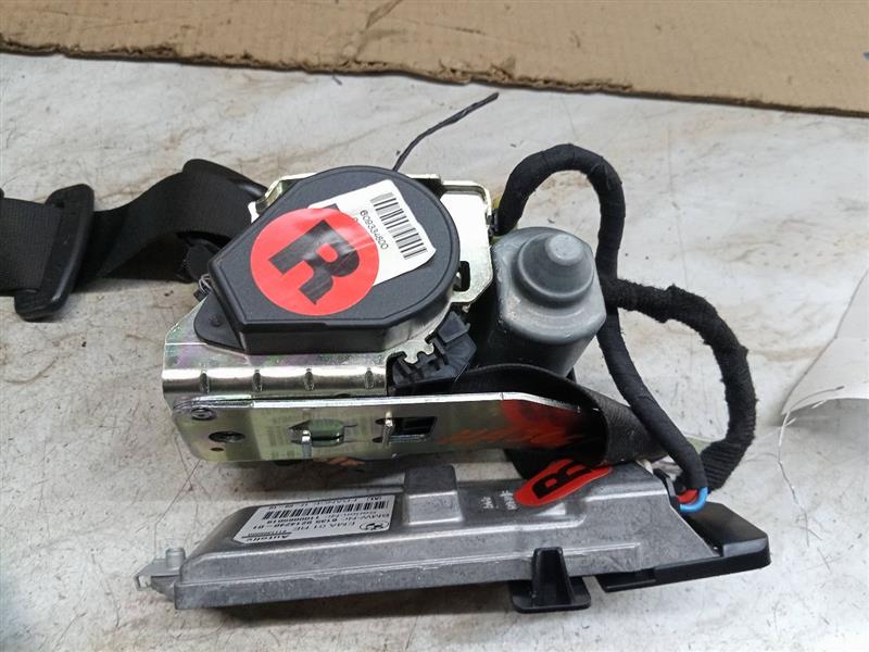 2011 BMW 750i 8cyl Gasoline Turbo 4.4 Seat Belt, Front - 169180 — photo 2