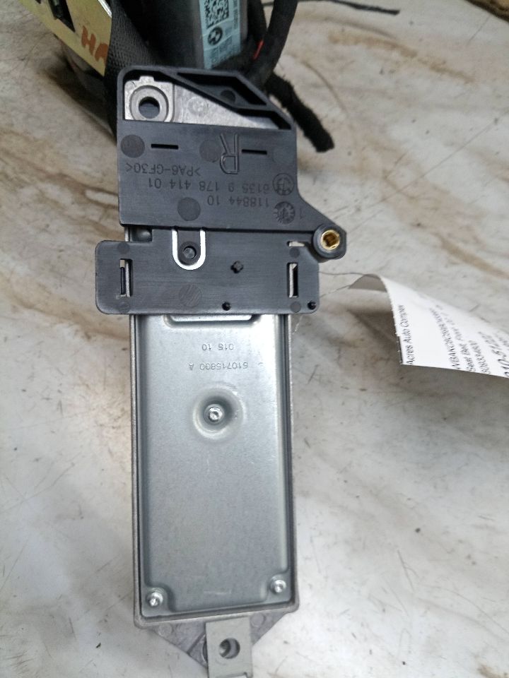 2011 BMW 750i 8cyl Gasoline Turbo 4.4 Seat Belt, Front - 169180 — photo 5