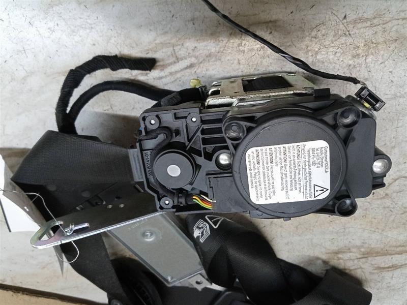 2011 BMW 750i 8cyl Gasoline Turbo 4.4 Seat Belt, Front - 169180 — photo 7
