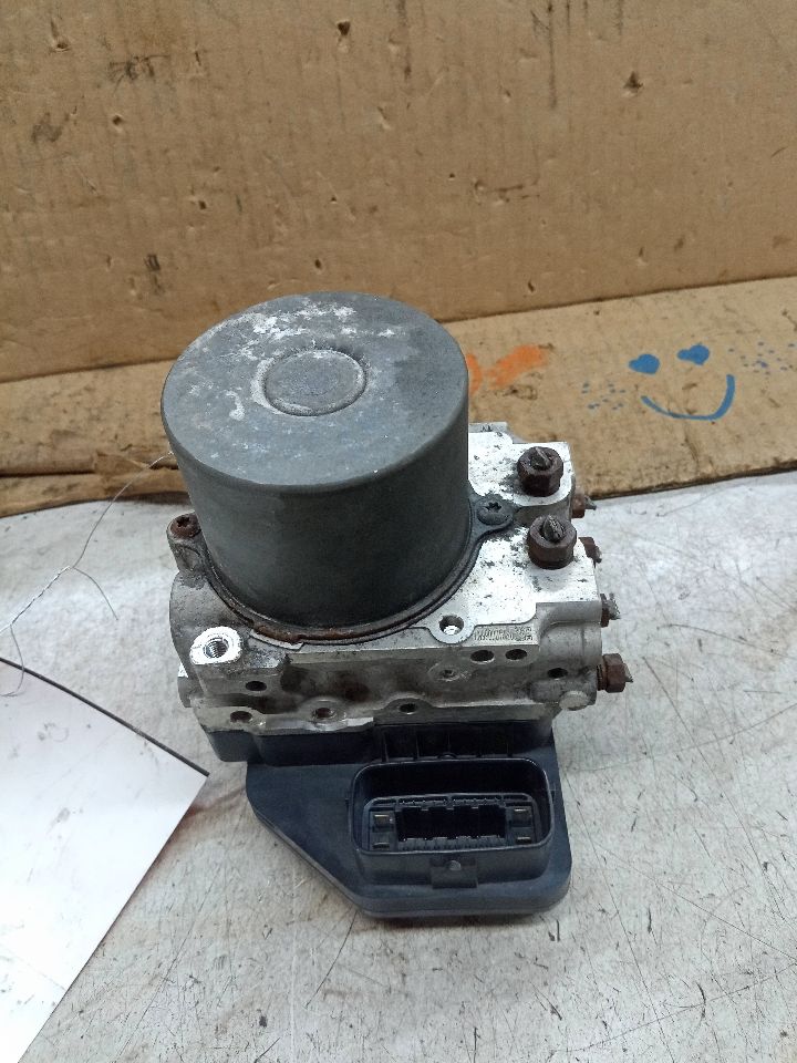 2011 TOYOTA SIENNA 6cyl Gasoline 3.5 Anti-lock Brake Pts - 169354 — photo 2