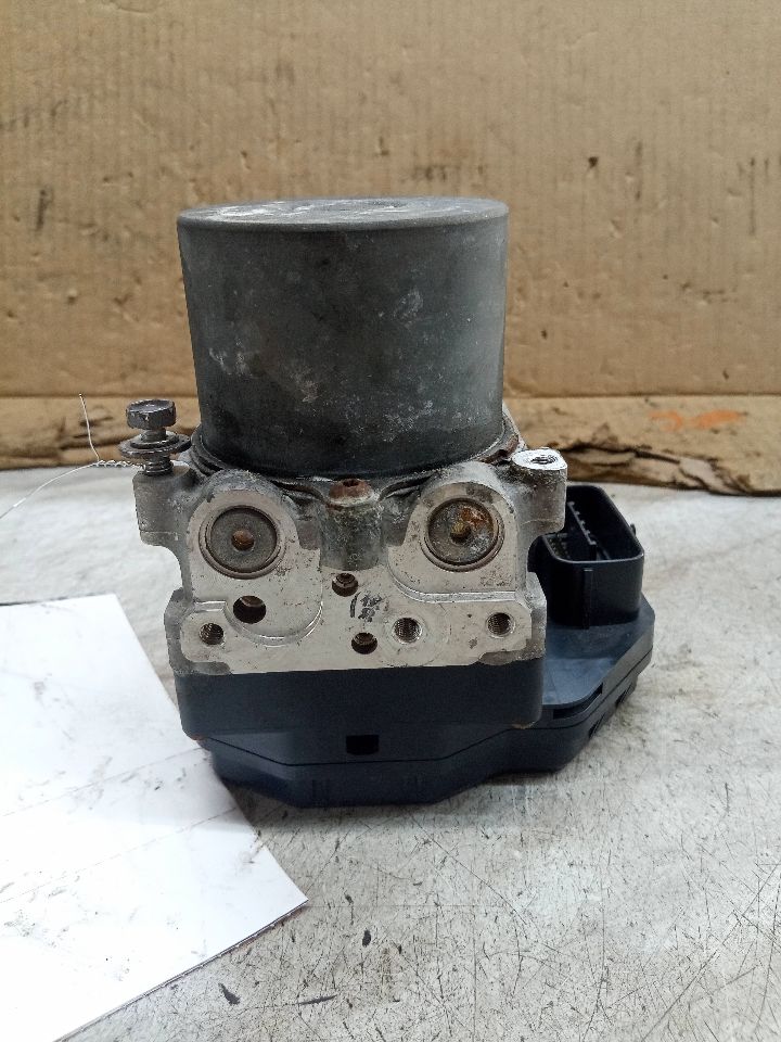 2011 TOYOTA SIENNA 6cyl Gasoline 3.5 Anti-lock Brake Pts - 169354 — photo 6